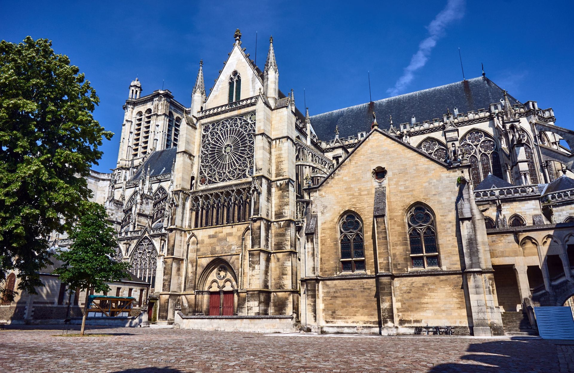 La catedral gótica de San Pedro y San Pablo, uno de los imperdibles de Troyes