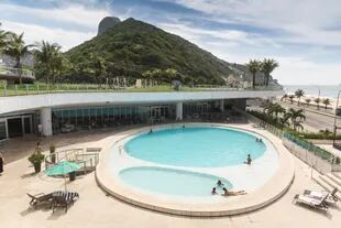 La particular forma de la piscina del Hotel Nacional.