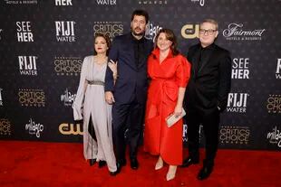 Dolores Fonzi, Santiago Mitre, Victoria Alonso y Axel Kuschevatzky en la entrega de los premios de los críticos que se entregaron en enero en Hollywood