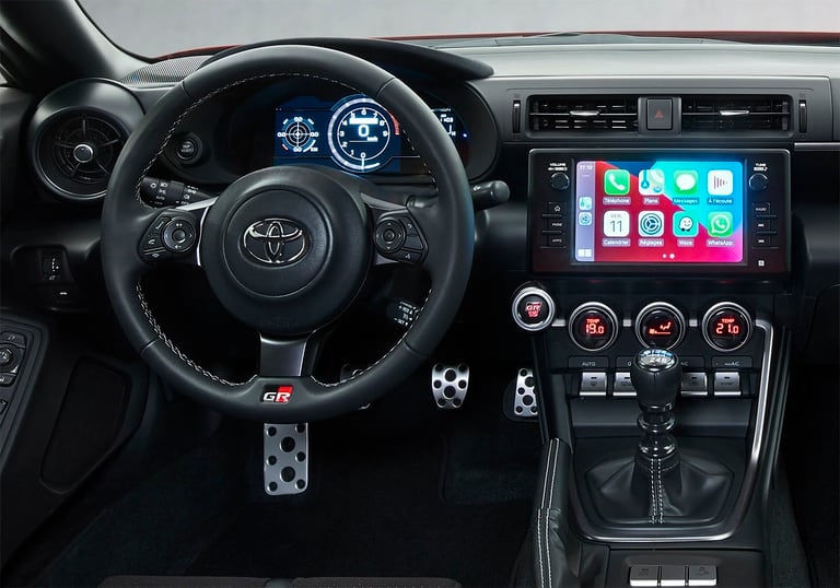 El interior del Toyota GR 86 conserva la imagen deportiva del modelo