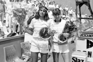 Gabriela Sabatini y Katerina Maleeva, en Roland Garros 1984: la argentina superó a la búlgara en la final junior y se consagró campeona.   