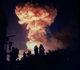 La explosión del depósito de armas del ejército Ruso en Nova Kakhovka, Kherson.