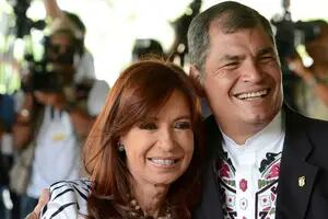 Destapan la trama de una empresa que espió para la CIA reuniones de Correa con Cristina Kirchner y otros expresidentes