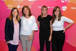 Mariela Waisborg (Vittal), Paula Fernández, Karen Vizental (Unilever) y María Laura Calí (Sel Consultores)