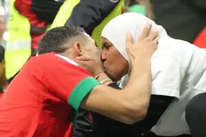 La historia de Hakimi, el español que eligió ser marroquí: un abrazo viral y el bailecito "marca" Sergio Ramos