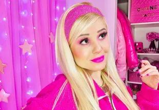 Se hizo conocida como Bruna Barbie en redes, donde se transformó en furor: en TikTok tiene casi 20 millones de seguidores 