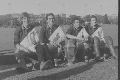 Formación de Champagnat campeona de la Santa Paula, con Mito Goti, Mariano González, Bautista Heguy e Ignacio Heguy
