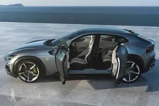 La dramática apertura de puertas del Ferrari Purosangue Doors está a la altura de este modelo, que es excepcional
