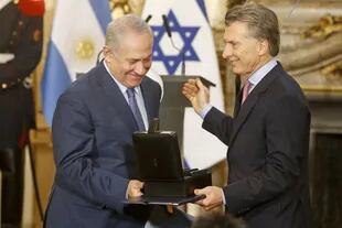 Los entonces primer ministro de Israel, Benjamin Netanyahu, ypresidente de Argentina, Mauricio Macri, en 2017
