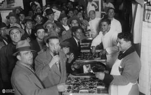 Pizzería Banchero de La Boca, en el año de su apertura: 1932