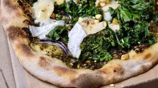 Pizza napoletana con extra kale. Foto gentileza de The Pizza OTL