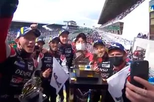 Pechito López en Le Mans: la llegada, el podio y los festejos de la magnífica victoria