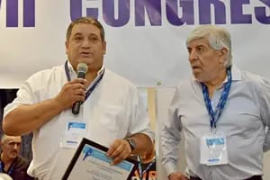 Un dirigente de Moyano renunció a la secretaría de Trabajo de Tucumán por el apoyo del gobernador a Milei