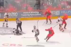 La violenta muerte de un jugador desató urgentes cambios reglamentarios en el hockey sobre hielo