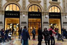 Michael Kors compró Versace por US$2120 millones