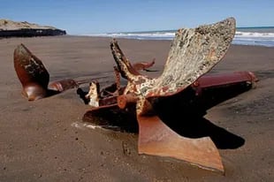 El Ludovico podía verse desde la costa pero cada vez son menos las partes que quedan en la playa. Según el diario Río Negro,  la hélice también ha desaparecido.
