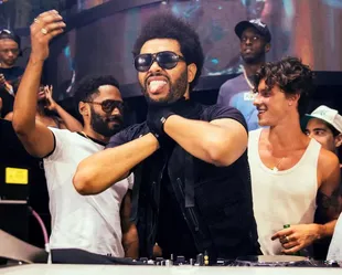The Weeknd y Shawn Mendes juntos en un club en Miami (Crédito: People/worldredeye.com)