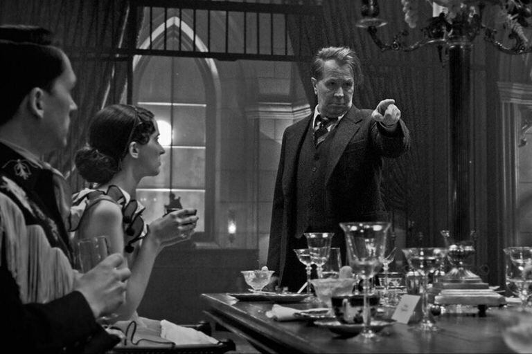 Seis años después de Perdida, llega el nuevo film del realizador, centrado en la disputa entre Herman J. Mankiewicz y Orson Welles por el guion del clásico El ciudadano