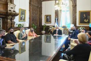 El presidente Alberto Fernández recibió en Casa Rosada a familiares de víctimas del 19 y 20 de diciembre