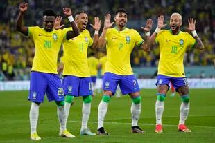 Vinicius, Raphinha, Paquetá y Neymar arman la coreografía del baile en uno de los goles