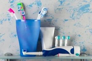 ¿Son dos minutos suficientes para lavarnos los dientes?