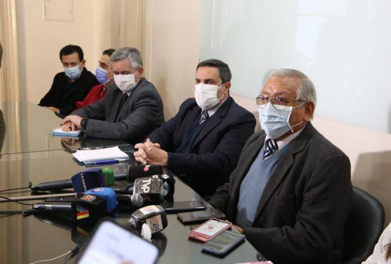 Funcionarios del Ministerio de Salud de Tucumán investigan a seis pacientes con cuadros respiratorios.