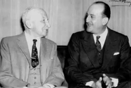 El padre de Alberto Benegas Lynch junto a Ludwig von Mises, el máximo maestro del liberalismo.