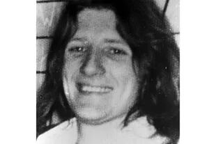 El 5 de mayo de 1981, Bobby Sands, de 27 años, líder del IRA en la prisión de Maze, a las afueras de Belfast, realizó una huelga de hambre hasta morir