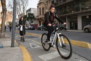 Los monopatines son los nuevos actores de la movilidad urbana para convivir con las bicicletas y compartir las trazas de circulación 