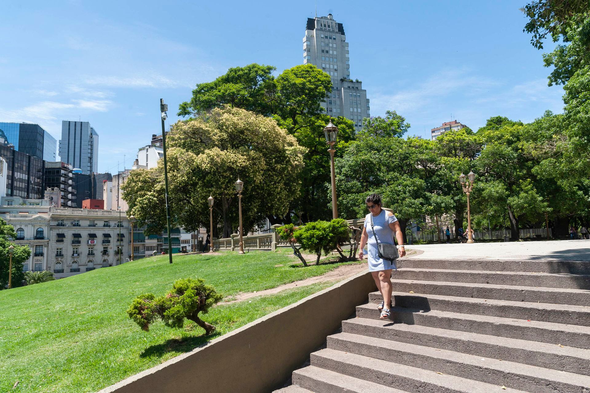 Escalinatas en la Plaza San Martín