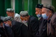 China institucionaliza el trabajo forzoso de los uigures en Xinjiang