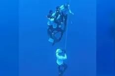 Se desmayó a 125 metros de profundidad y su rescate conmueve al mundo