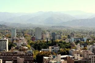 Desde diciembre 2018, los precios de venta en la ciudad de Mendoza acumulan una baja de 27% en dólares.