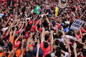 Lula y Bolsonaro cruzan ataques y ya calientan su duelo político