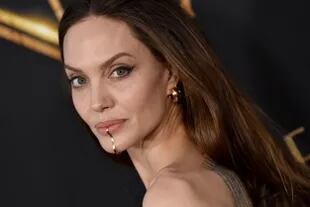 LOS ÁNGELES, CALIFORNIA - 18 DE OCTUBRE: Angelina Jolie asiste al estreno en Los Ángeles de "Eternals" de Marvel Studios el 18 de octubre de 2021 en Los Ángeles, California. (Foto de Axelle / Bauer-Griffin / FilmMagic)