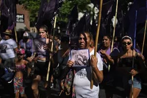 Miles de mujeres llegan al Congreso para dar inicio al acto