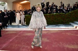 Anna Wintour, more classic, with a Chanel design