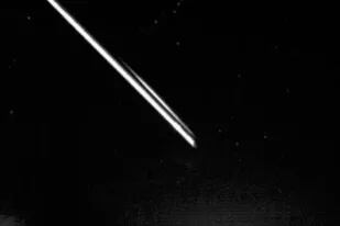 24-01-2022 Arde sobre la Península Ibérica un satélite fallido de Starlink.  La reentrada en la atmósfera de un satélite artificial Starlink genera una espectacular bola de fuego quue atravesó el 24 de enero por la noche toda la Península Ibérica.  POLITICA INVESTIGACIÓN Y TECNOLOGÍA METOROIDES.NET