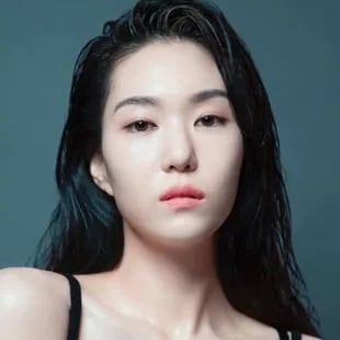 Park Soon Ryun era modelo y actriz, y se había destacado en comedias musicales antes de llegar a una serie, Snowdrop, que le dio fama mundial