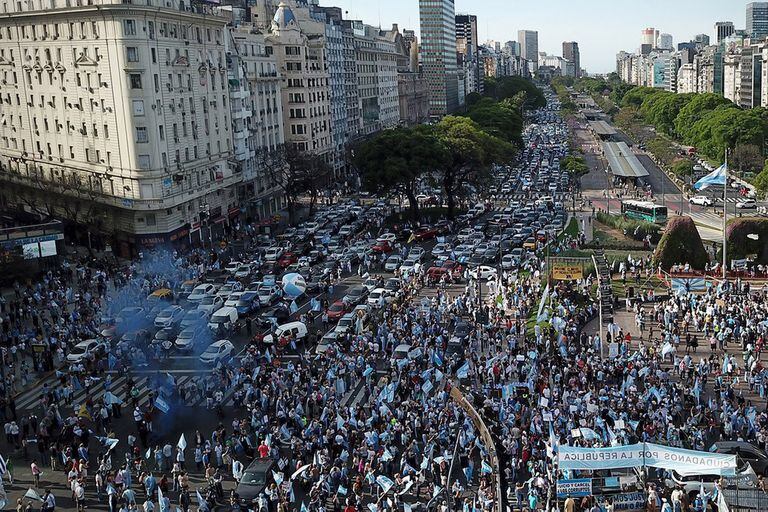 El Obelisco reunió a la mayor cantidad de manifestantes, y luego un grupo marchó a la Plaza de Mayo