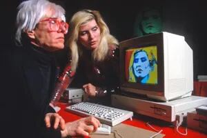 Blondie homenajeará a Andy Warhol junto al dúo de criptoartistas Hackatao