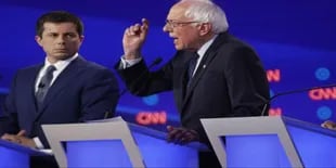 Pete Buttigieg y Bernie Sanders