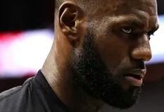 LeBron James y una lesión que preocupa a los Lakers: ¿se repite la historia?