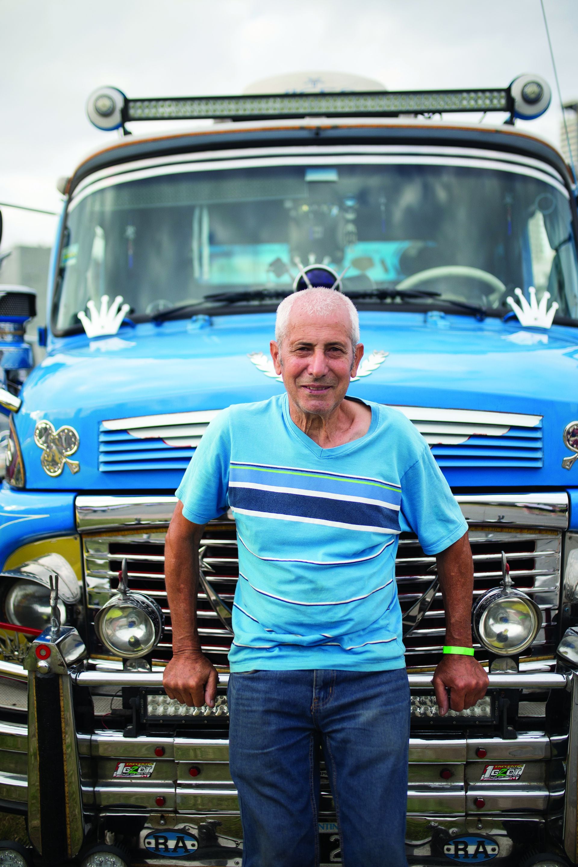 Salvador (67) Es de Quilmes. ¿Qué auto tenés? “Mercedes Benz 1114, de 1980. Lo restauré todo, es una pasión por los fierros. Me gusta todo”.