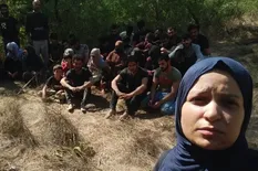 Encuentran a decenas de migrantes en una pequeña isla sin nombre entre Grecia y Turquía