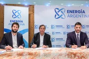Firma del contrato para la provisión de cañerías del Gasoducto Presidente Néstor Kirchner y sus obras complementarias.