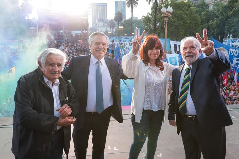 Pepe Mujica, Alberto Fernandez, Christina Kirschner et Lula da Silva