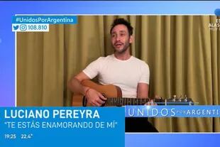 Luciano Pereyra cantó desde su casa