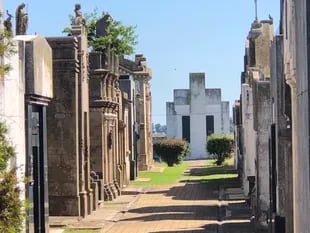 La morgue del cementerio es obra de Salamone