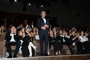 Darín, ovacionado en el Palacio del Cine del Lido; el film ganó en la Mostra el premio de la crítica internacional